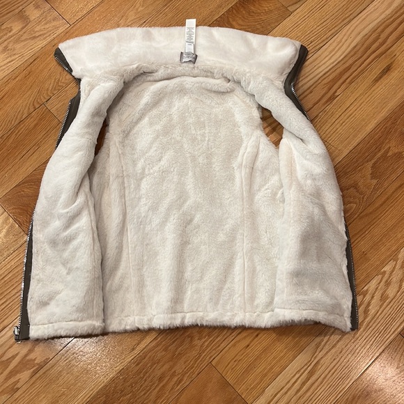 Chicos quilted faux fur lined vest - Picture 5 of 7